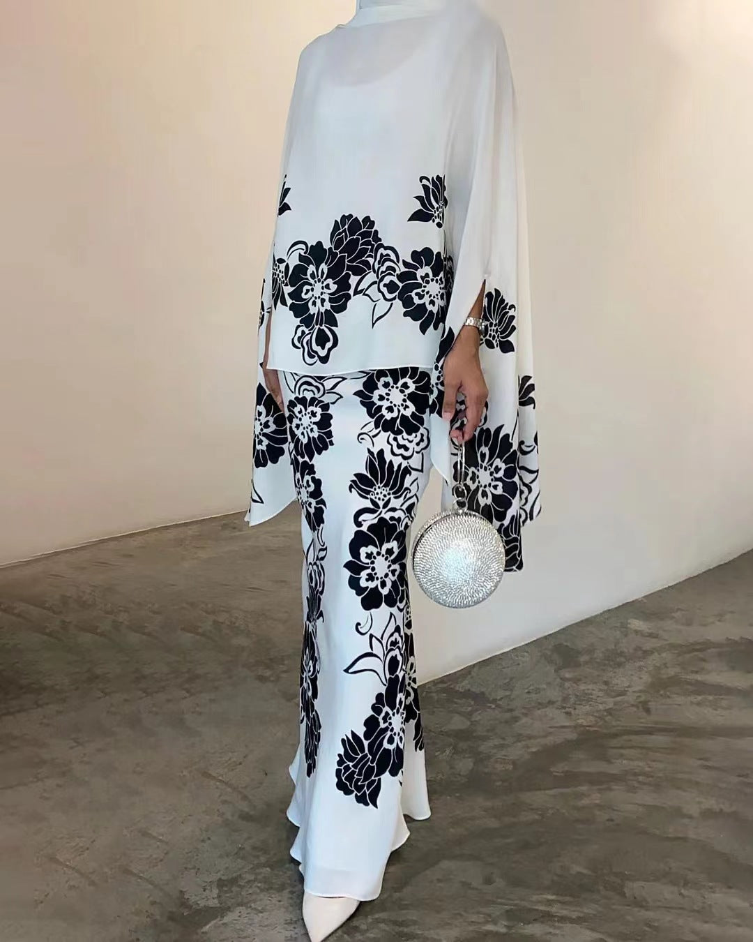 ALTHEA – COMPLETO LARGO IMPRESO E CON STILE