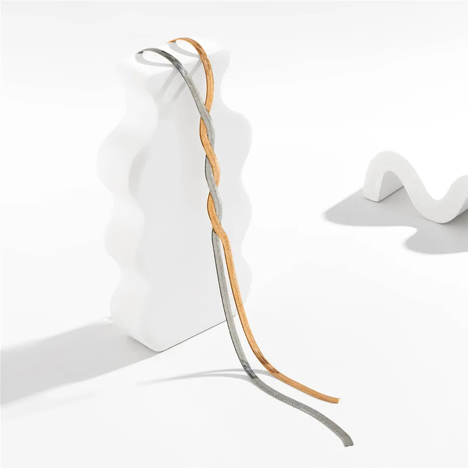 Flaira – Collana regolabile dorata con design serpente
