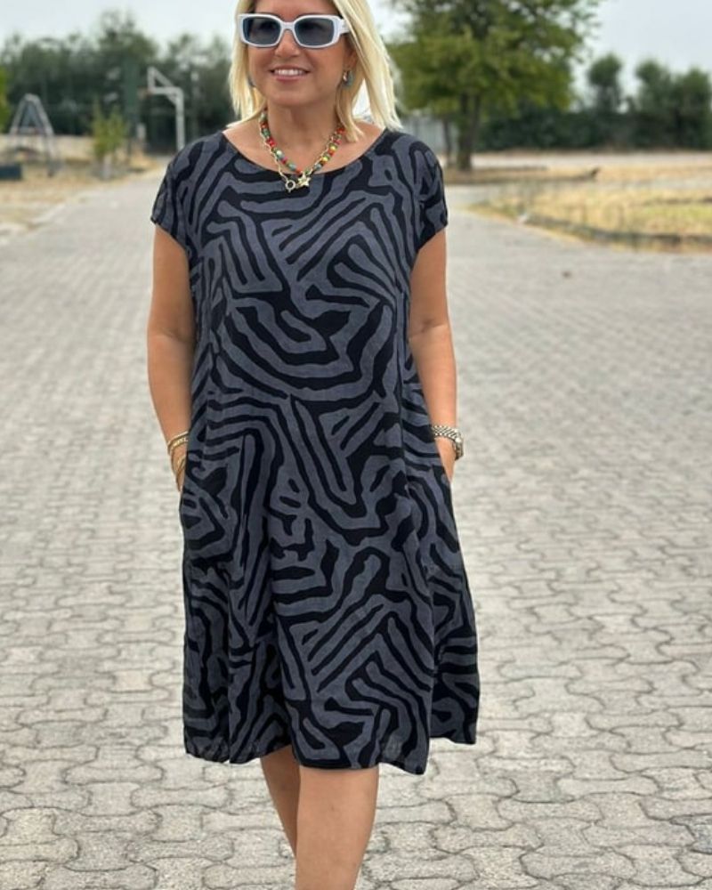 Abito estivo con collo rotondo - Eleganza senza tempo