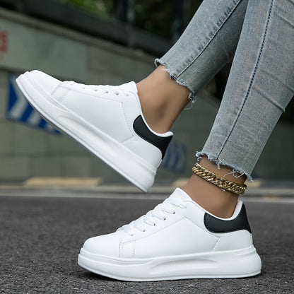 Romy - Sneakers in pelle blanca con un aspecto limpio