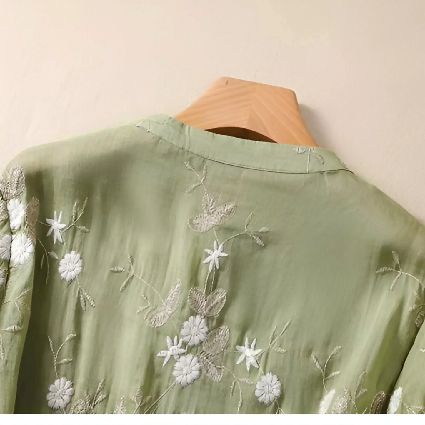 Carmelita – Blusa Transparente Ricamata