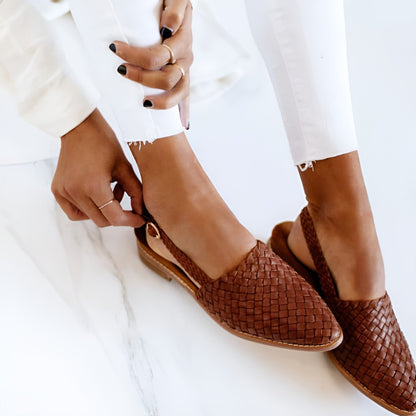 Whisper - Eleganti sandali in pelle trenzada per donna
