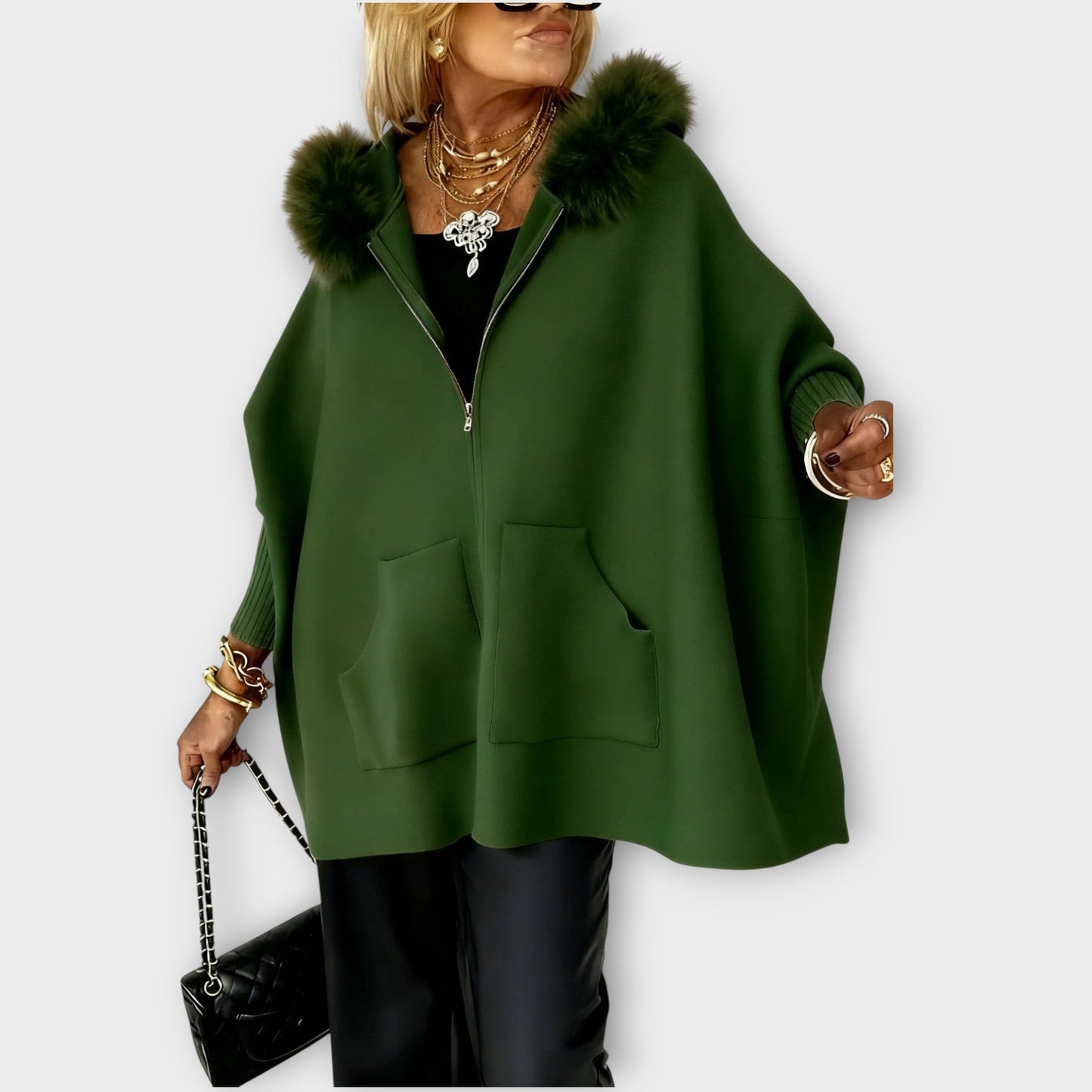 Cappotto con cappuccio in pelliccia sintetica di Lusso