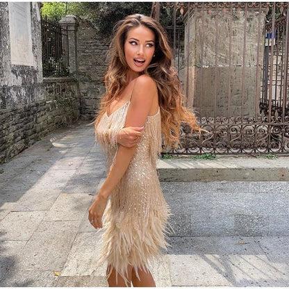 Abito mini di Spalline sottili per Donne con dettaglio di Flecos e Orlo di Plumas