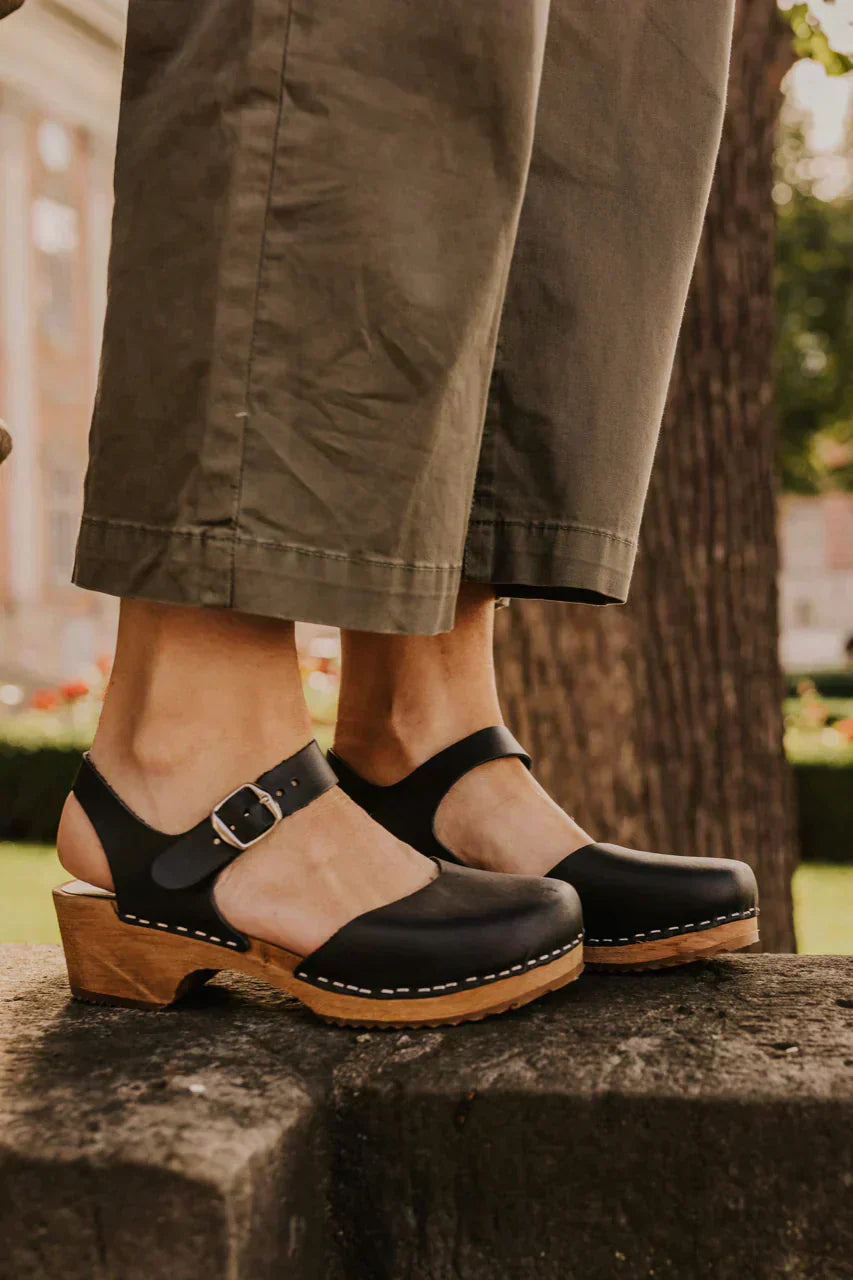 Ammara – Zoccoli di Eleganza Senza Sforzo