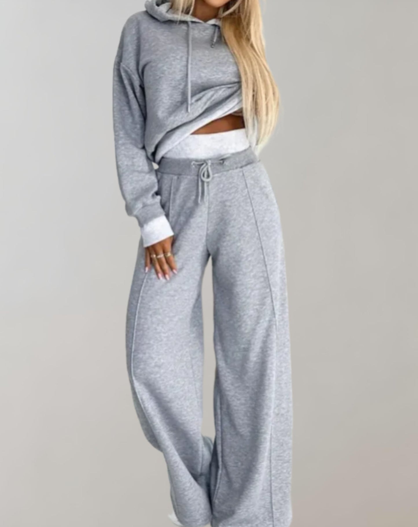 Completo da donna di dos capi – Sudadera corta con capucha e pantalones di pierna ancha