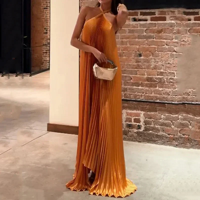 Mira - Abito Maxi con Collo Halter Plissettato Chic