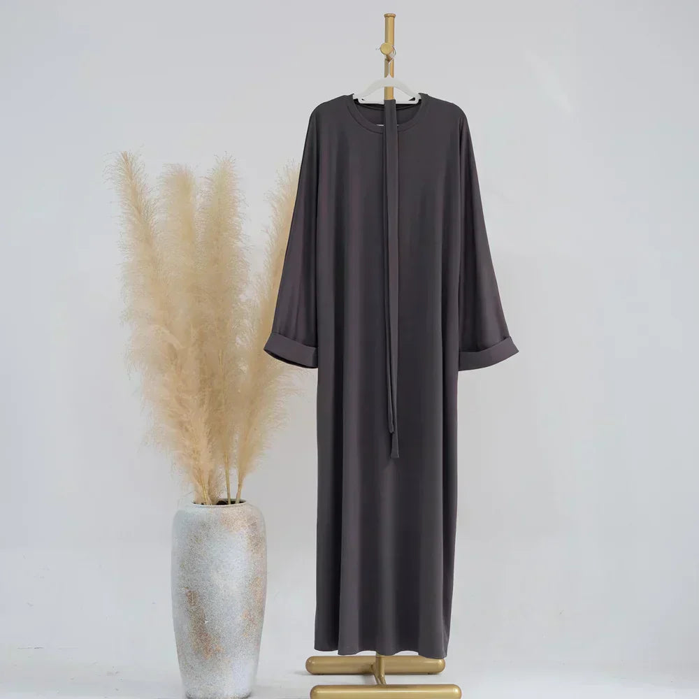 Ariane - Elegante Abaya di Maglia con Cintura e Tasche Laterales