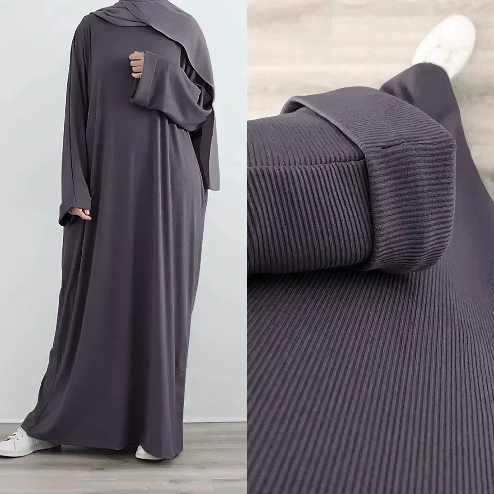 Ariane - Abaya Elegante di Maglia con Cintura e Tasche Laterales