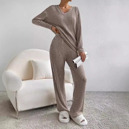 CALYNTHA – SET DUE PEZZI DI MAGLIA CON scollo a V