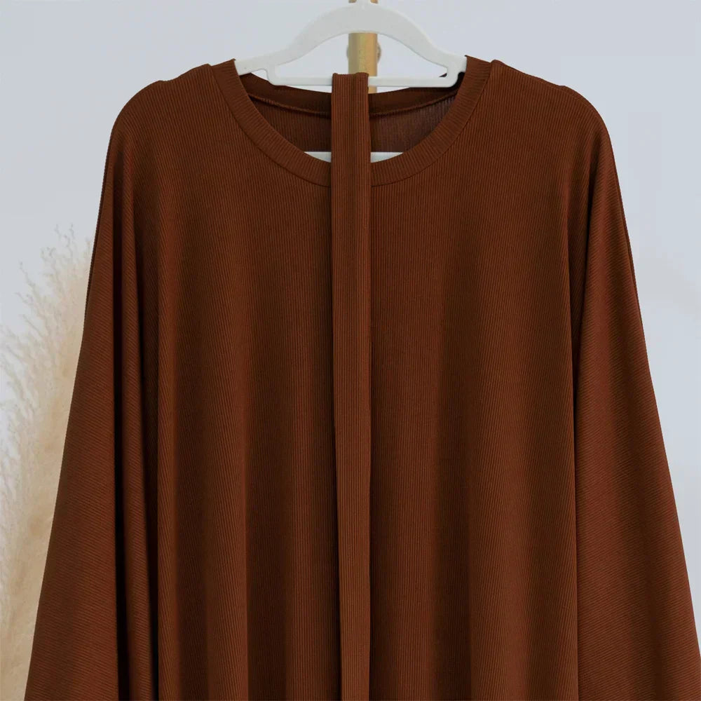 Ariane - Abaya Elegante di Maglia con Cintura e Tasche Laterales