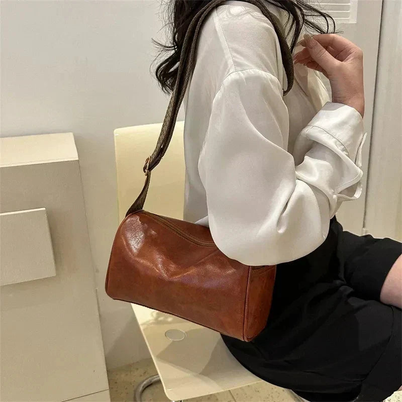 Bergfrid | BORSA A SPALLA elegante con tracolla moderna
