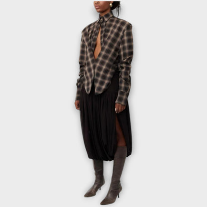 Blusa a Rayas con Cut-Out e Gonna Drapejada