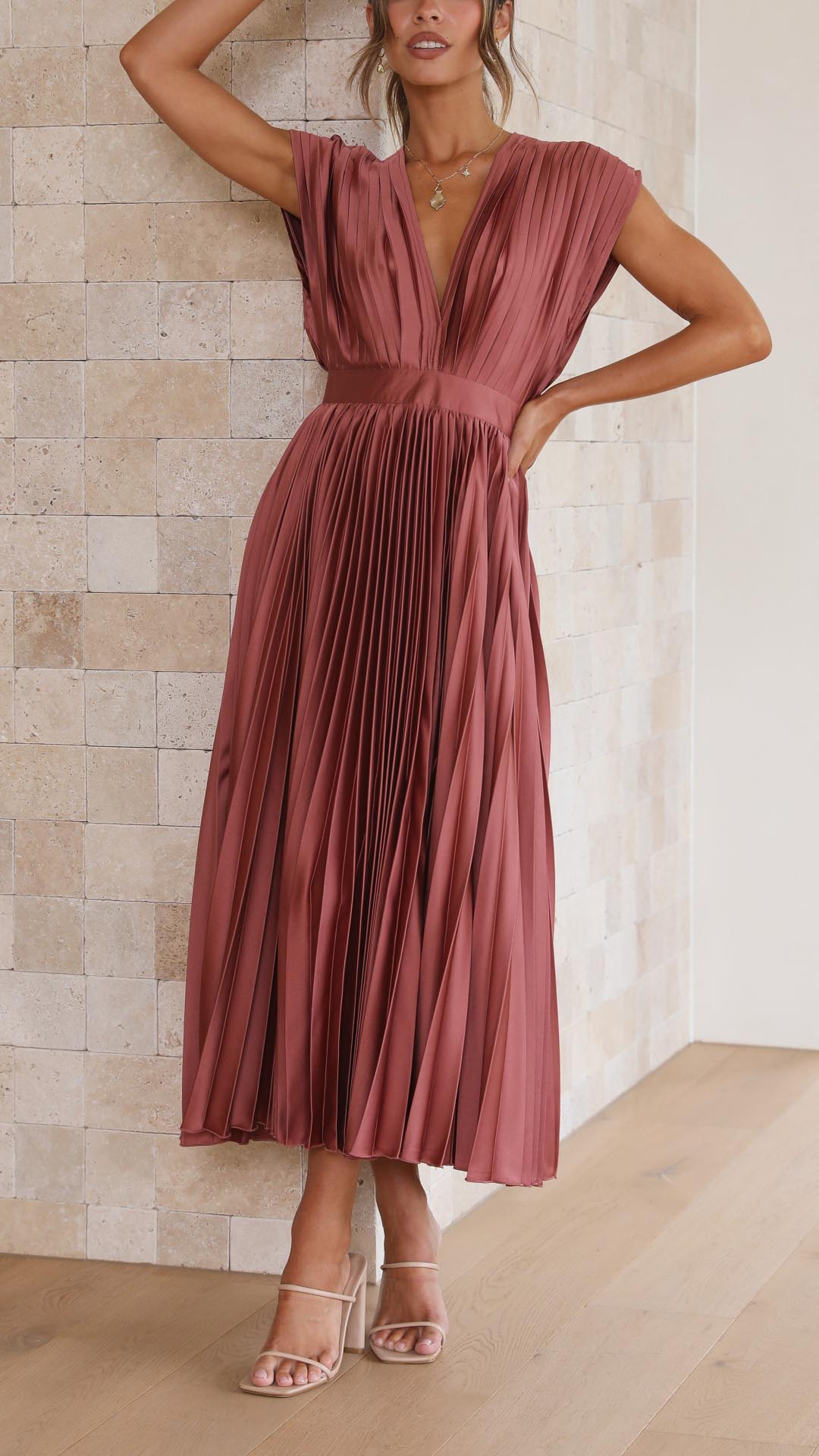 ALIYAH – ABITO MIDI PLISSETTATO ELEGANTE