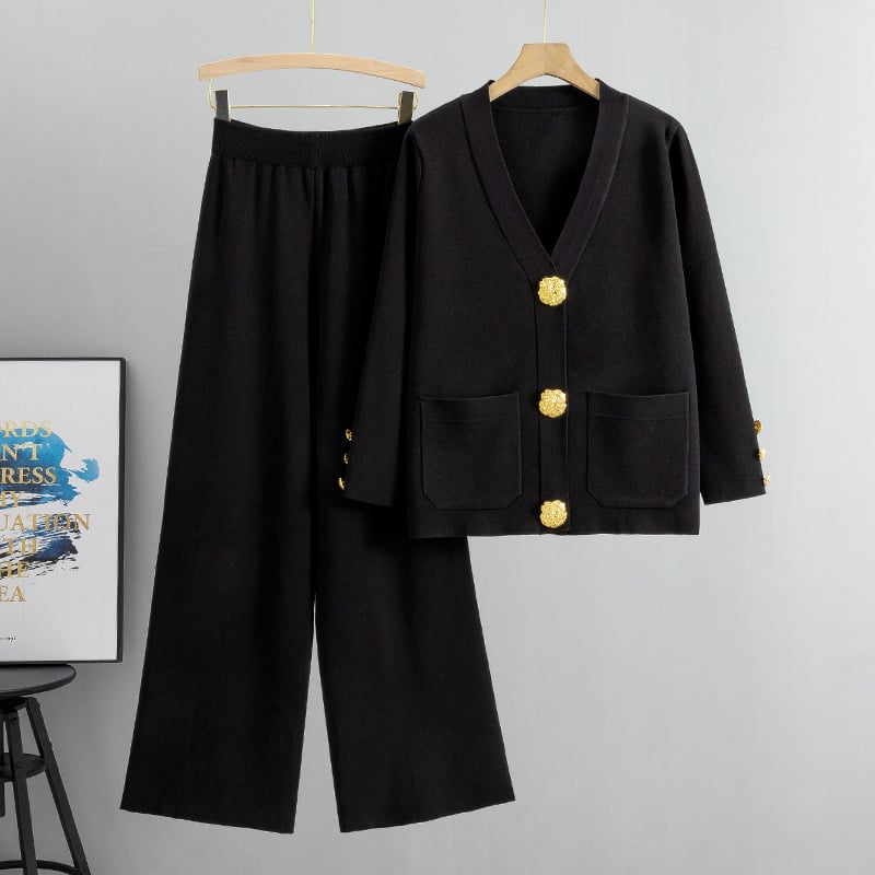 AZARIA – SET COMPLETO DI PANTALONI DI LANA CON MAGLIONE E BOTTONI DI METAL