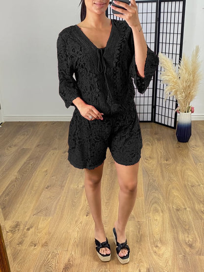 Michelle - Jumpsuit corto casual in pizzo con scollo a V