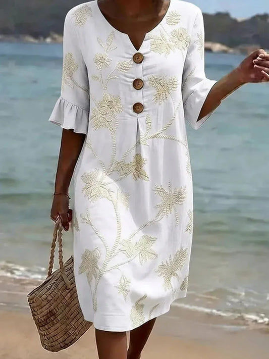 Abito casual di donna con stampa floreale.
