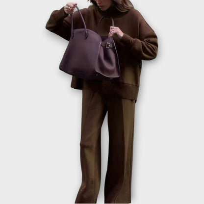 Set di Maglione Rilassato con Collo alto e Pantaloni a gamballarga