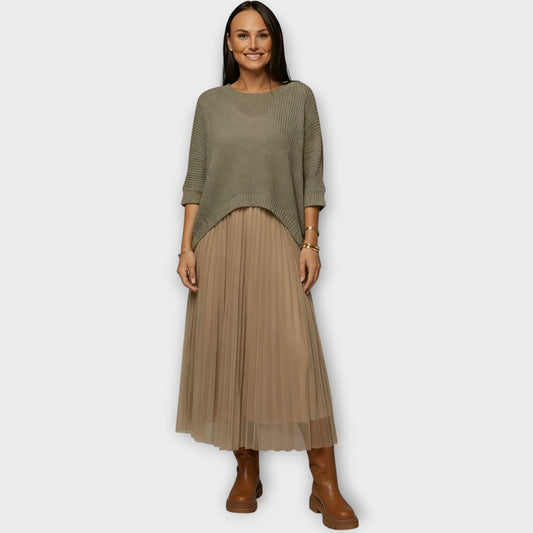 Top di Maglia e Gonna midi Plissettata