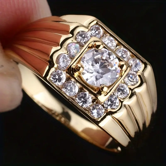 Anello vintage dorato con strati di zirconia