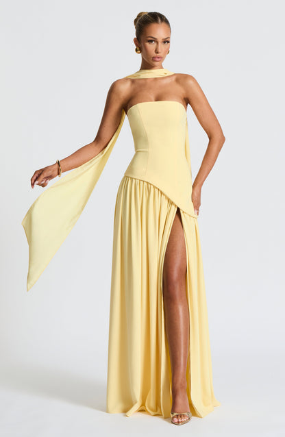 Abito maxi senza spalline per donna con spacco alto e vita asimmetrica