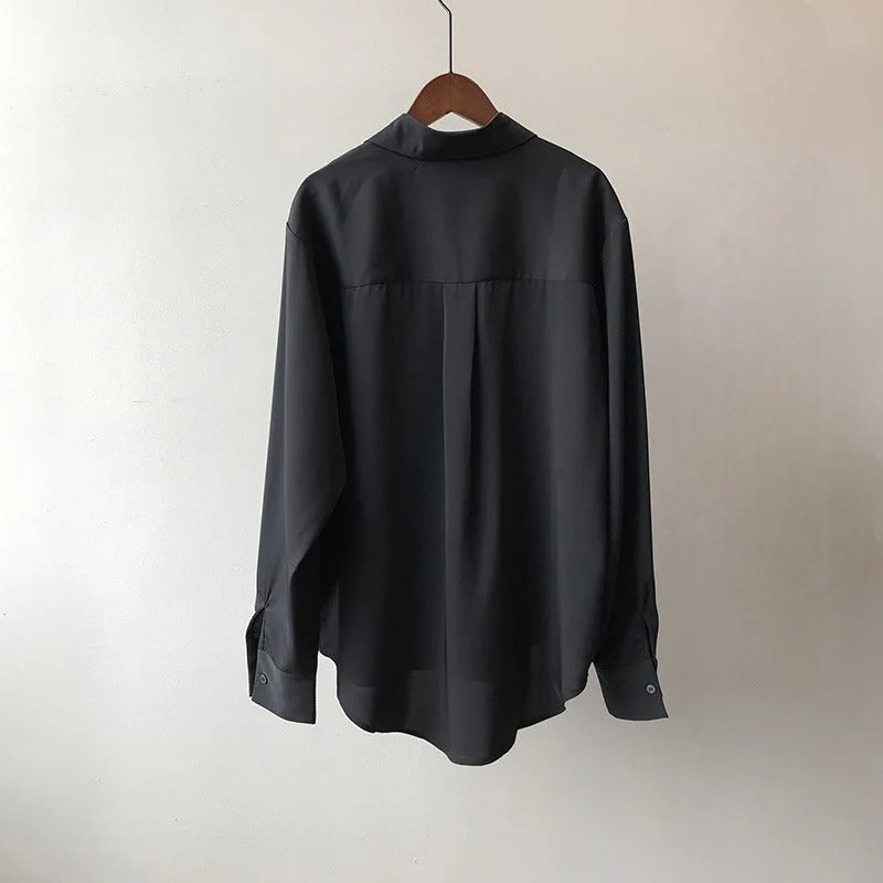 Riley – Blusa di Seta con Eleganza Fluida