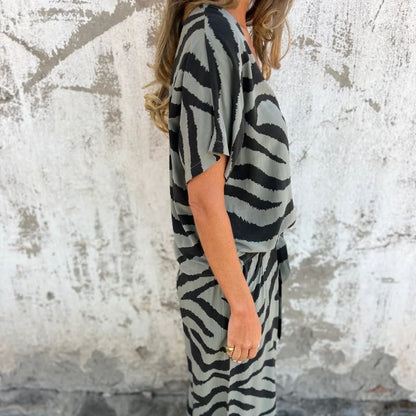 Evelina | Top e Pantaloni di collo a V con Stampa di Cebra