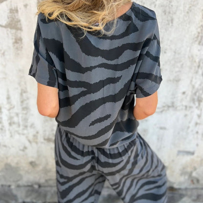 Evelina | Top e Pantaloni di collo a V con Stampa di Cebra