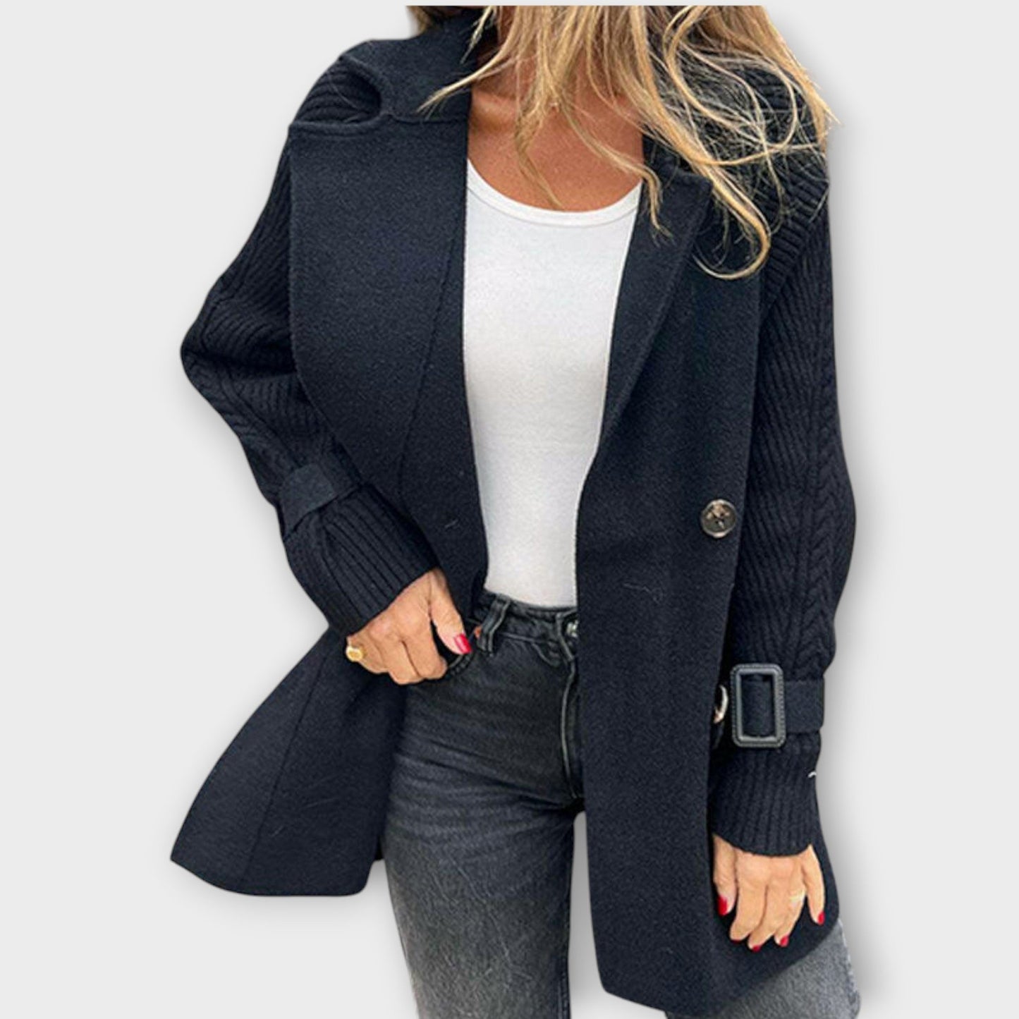 Cappotto invernale con dettagli in maglia chic e caldo e morbido